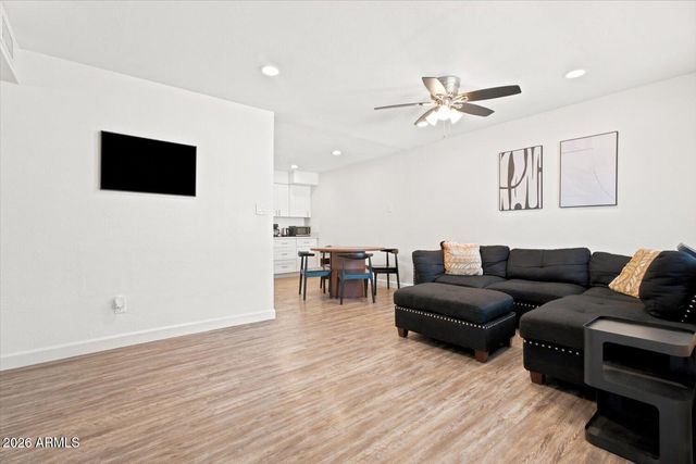515 W PEBBLE BEACH Drive, Tempe, AZ 85282