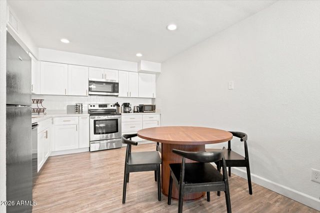515 W PEBBLE BEACH Drive, Tempe, AZ 85282