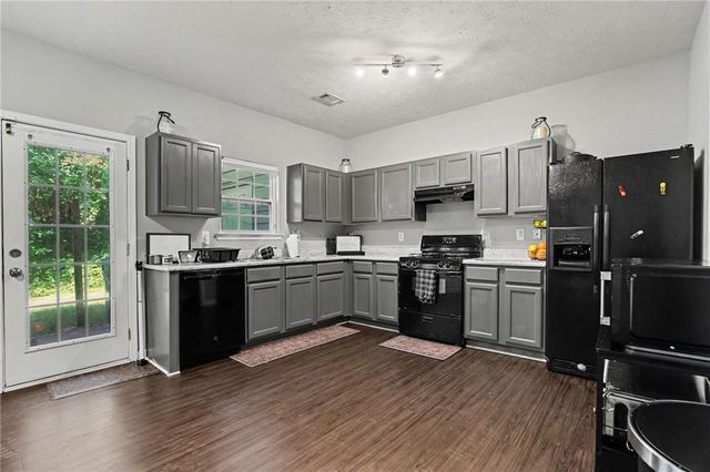 6211 Shoals Loop, Union City, GA 30291