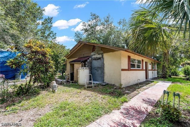 3420 6th AVE NE, Naples, FL 34120