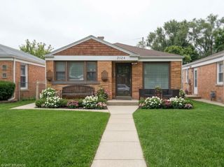 2124 Seward Street, Evanston, IL 60202