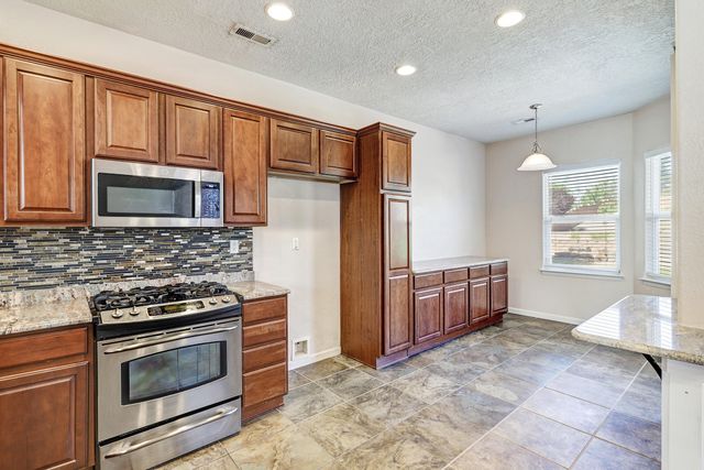 10101 Avenida Vista Sol NW, Albuquerque, NM 87114