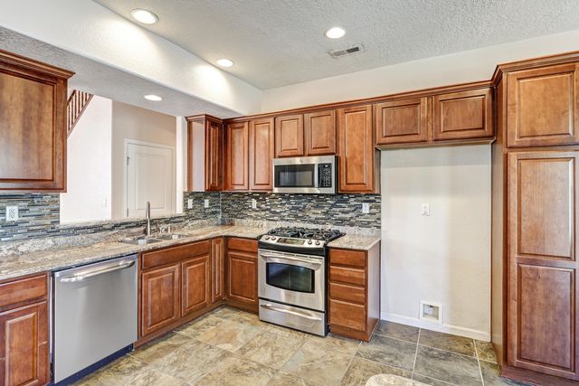 10101 Avenida Vista Sol NW, Albuquerque, NM 87114