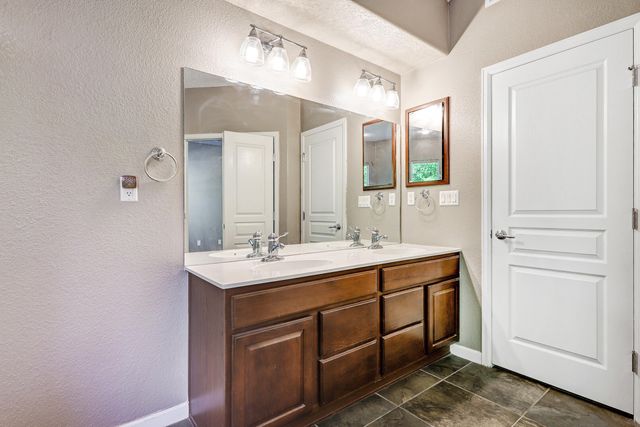 10101 Avenida Vista Sol NW, Albuquerque, NM 87114