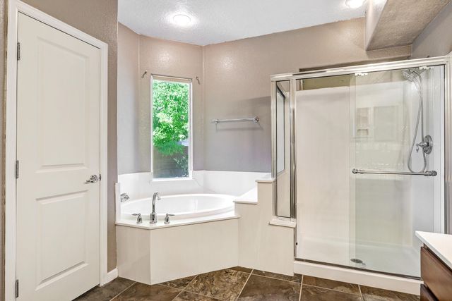 10101 Avenida Vista Sol NW, Albuquerque, NM 87114