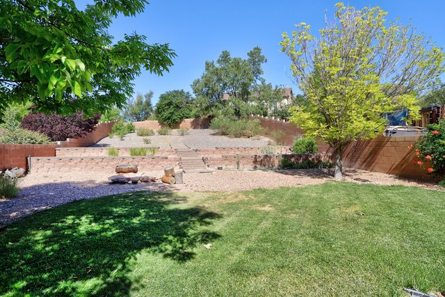 10101 Avenida Vista Sol NW, Albuquerque, NM 87114