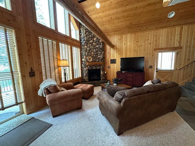 4645 Harrier Drive, Klamath Falls, OR 97601