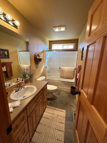 4645 Harrier Drive, Klamath Falls, OR 97601