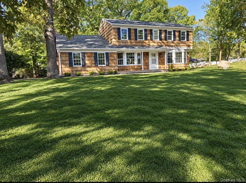 7 Woodland Road, Miller Place, NY 11764 — photo 2
