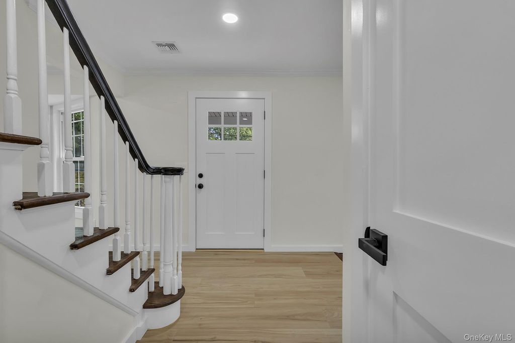 7 Woodland Road, Miller Place, NY 11764 — photo 4