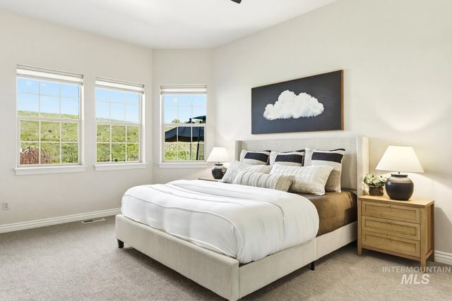 11929 N Humphreys Place, Boise, ID 83714