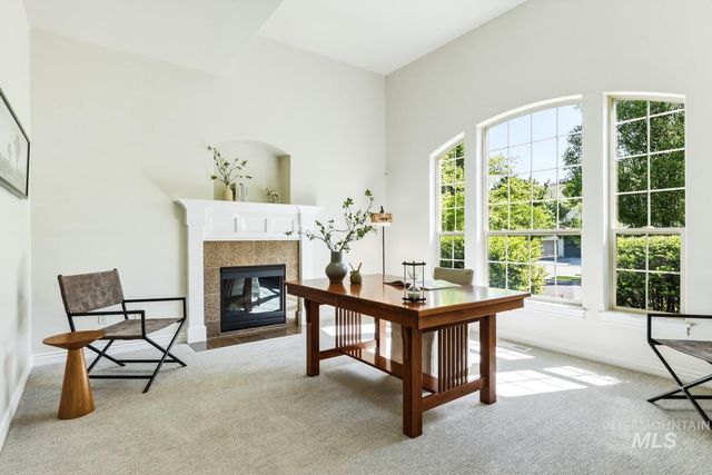 11929 N Humphreys Place, Boise, ID 83714