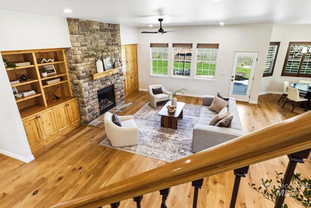 11929 N Humphreys Place, Boise, ID 83714