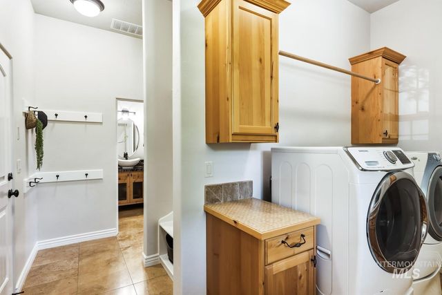 11929 N Humphreys Place, Boise, ID 83714