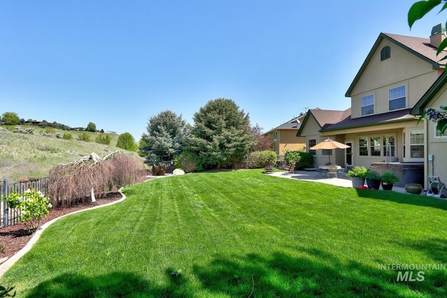 11929 N Humphreys Place, Boise, ID 83714