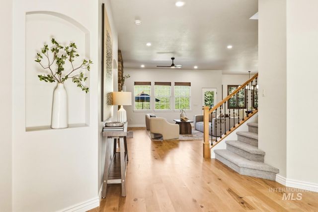 11929 N Humphreys Place, Boise, ID 83714