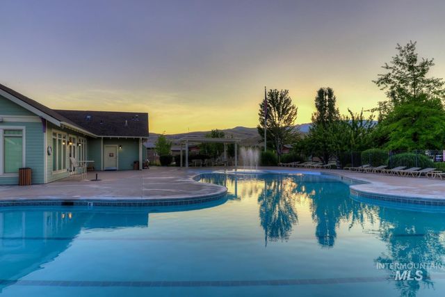 11929 N Humphreys Place, Boise, ID 83714