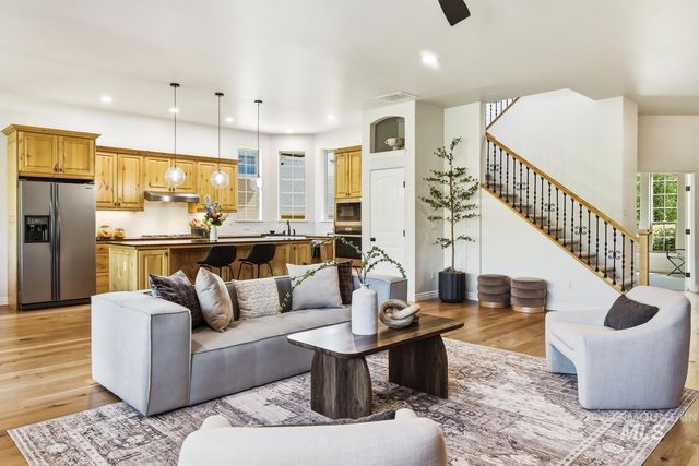 11929 N Humphreys Place, Boise, ID 83714