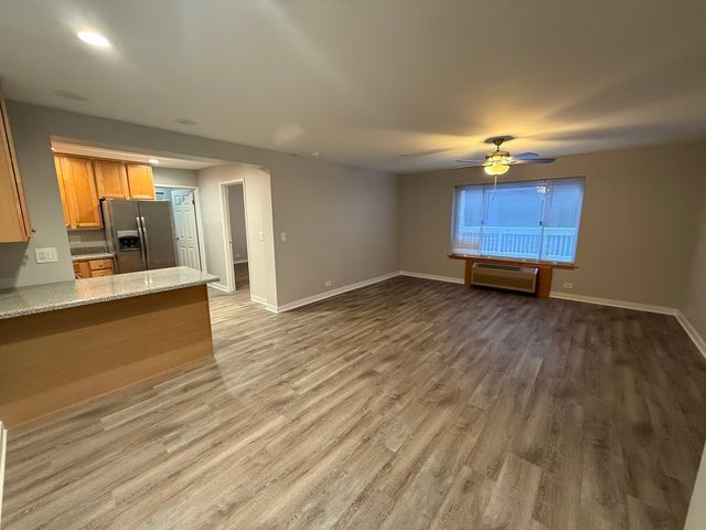 744 W GORDON Terrace 205, Chicago, IL 60613