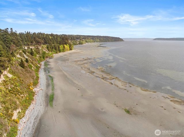 3576 S Camano Drive, Camano Island, WA 98282