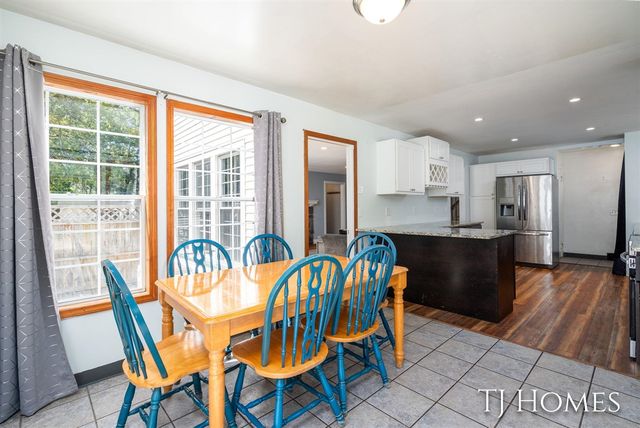 8966 Holton-Duck Lake Road, Holton, MI 49425