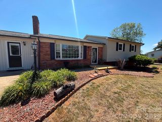 2121 Union Grove Road, Lenoir, NC 28645