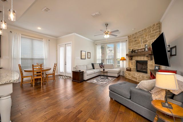 409 Middleton Drive, Roanoke, TX 76262