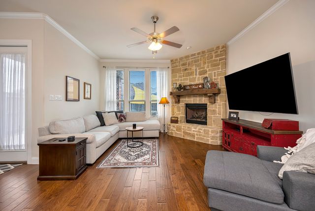 409 Middleton Drive, Roanoke, TX 76262
