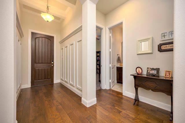 409 Middleton Drive, Roanoke, TX 76262