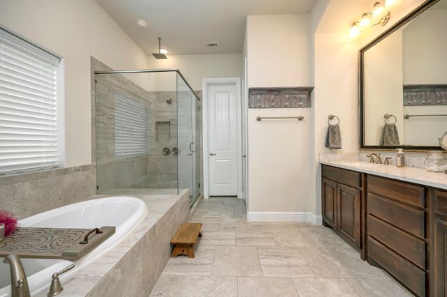 409 Middleton Drive, Roanoke, TX 76262