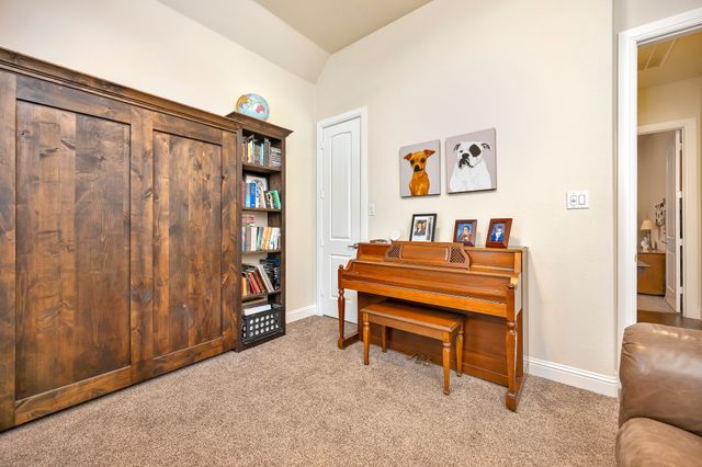 409 Middleton Drive, Roanoke, TX 76262