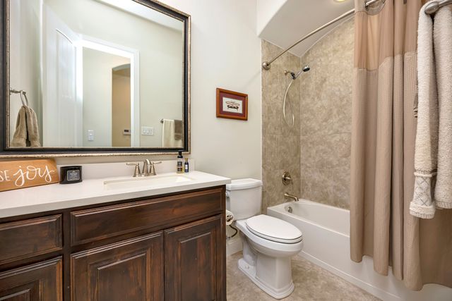409 Middleton Drive, Roanoke, TX 76262