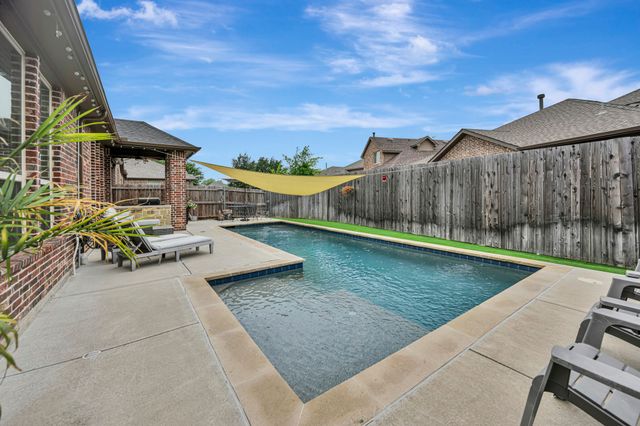 409 Middleton Drive, Roanoke, TX 76262