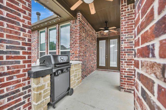 409 Middleton Drive, Roanoke, TX 76262