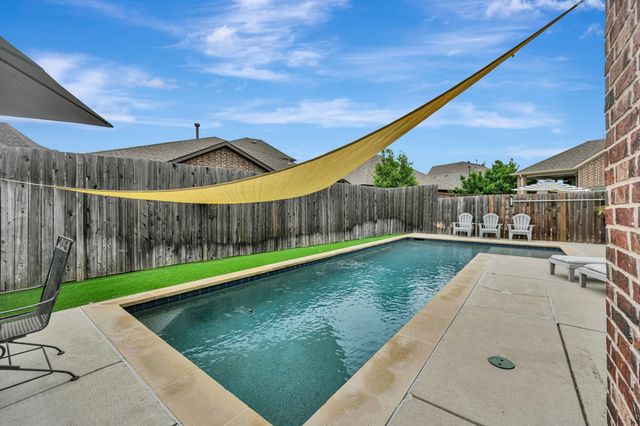 409 Middleton Drive, Roanoke, TX 76262