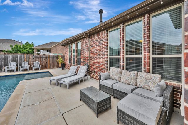 409 Middleton Drive, Roanoke, TX 76262