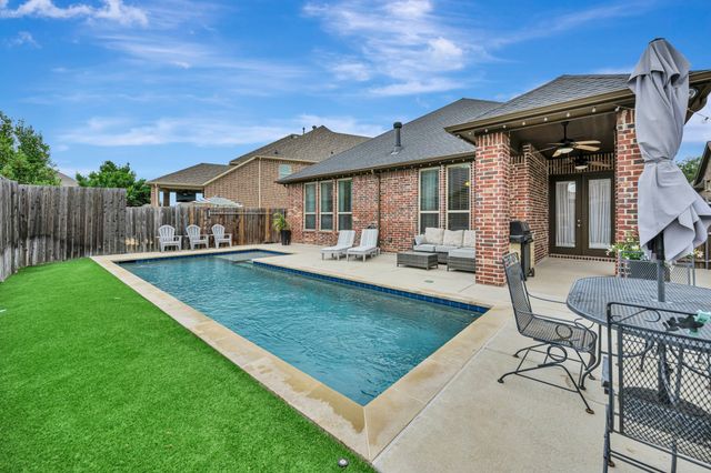 409 Middleton Drive, Roanoke, TX 76262