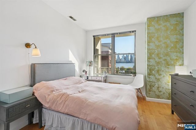 26 Ave At Port Imperial 323, West New York, NJ 07093