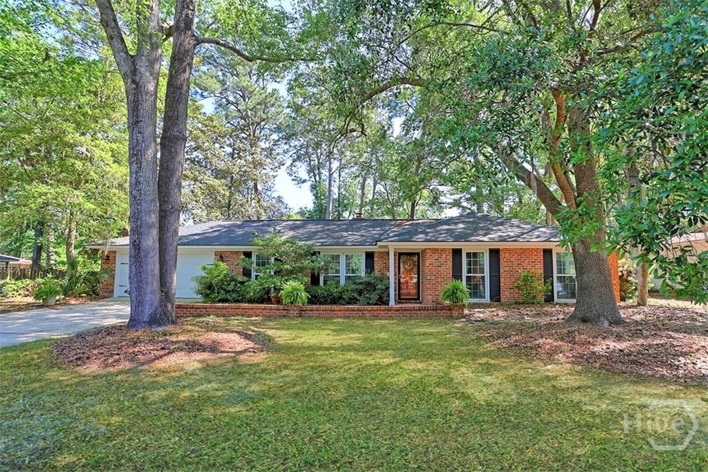 Image 1 of property listing at 122 Talbot Road, Savannah, GA 31410