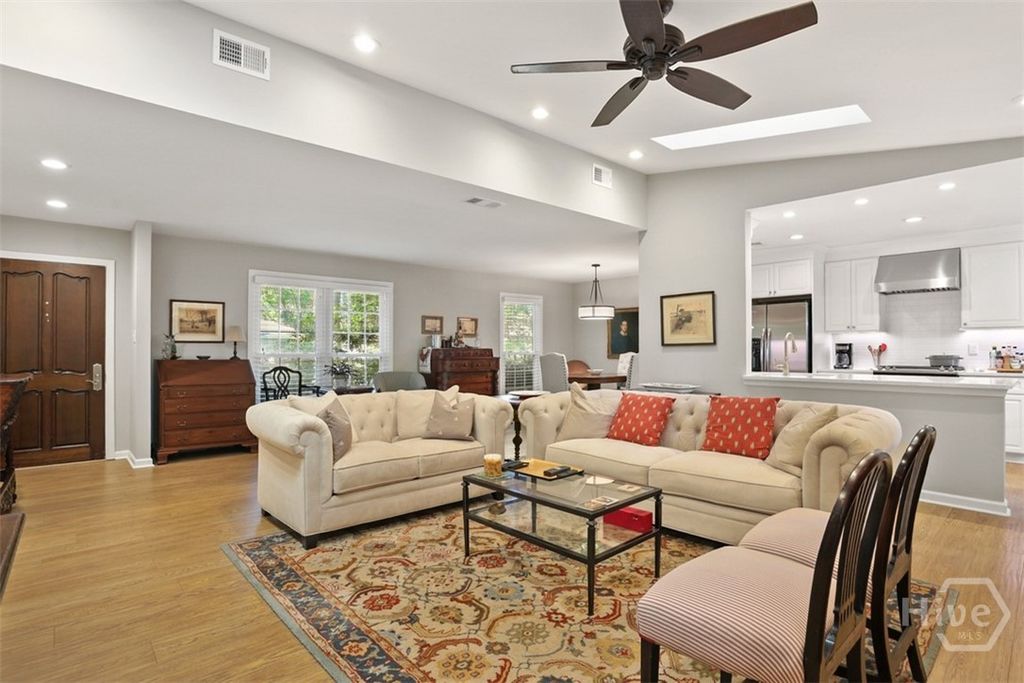 Image 11 of property listing at 122 Talbot Road, Savannah, GA 31410