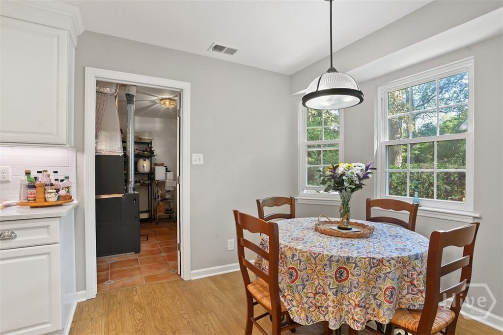 Image 19 of property listing at 122 Talbot Road, Savannah, GA 31410