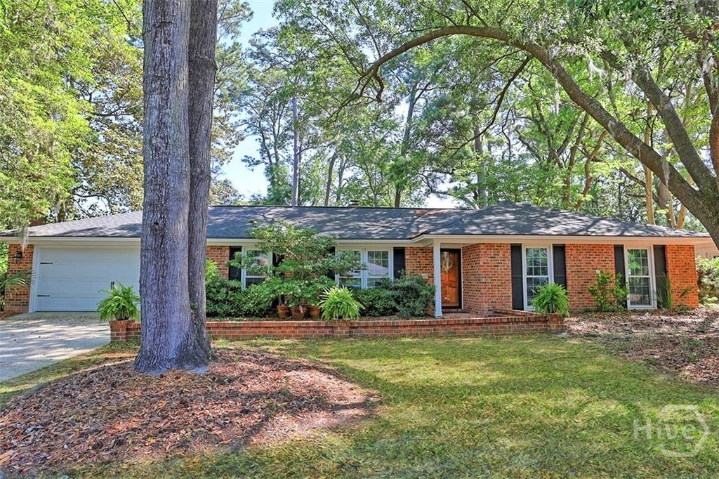 Image 2 of property listing at 122 Talbot Road, Savannah, GA 31410
