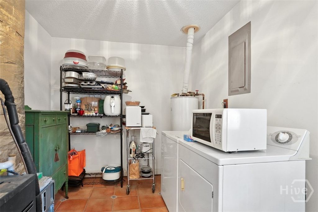 Image 21 of property listing at 122 Talbot Road, Savannah, GA 31410