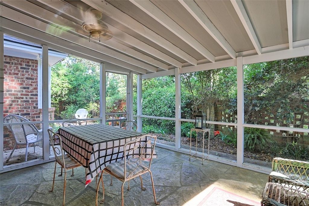Image 23 of property listing at 122 Talbot Road, Savannah, GA 31410