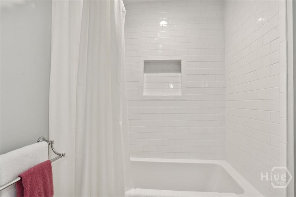 Image 29 of property listing at 122 Talbot Road, Savannah, GA 31410