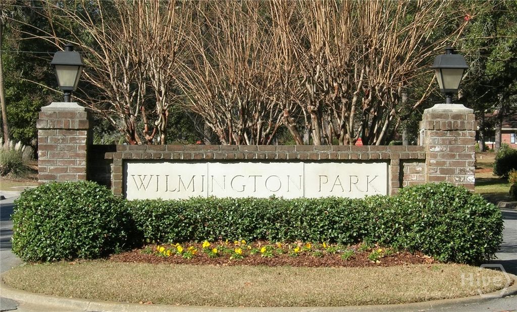 Image 3 of property listing at 122 Talbot Road, Savannah, GA 31410