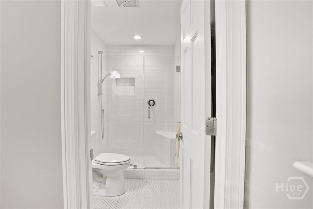 Image 35 of property listing at 122 Talbot Road, Savannah, GA 31410