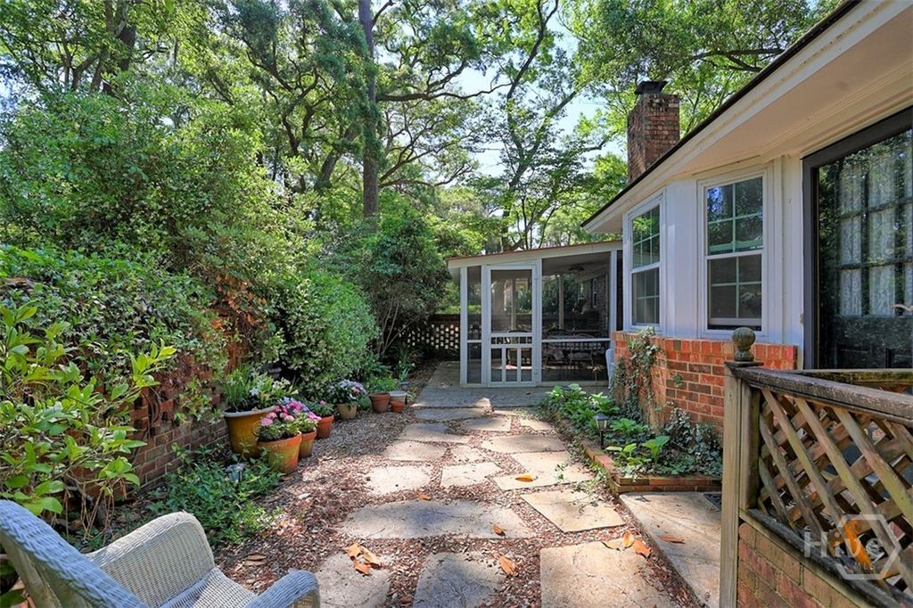 Image 37 of property listing at 122 Talbot Road, Savannah, GA 31410