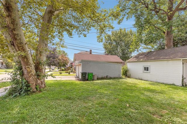 8240 Grand Division Avenue, Garfield Heights, OH 44125