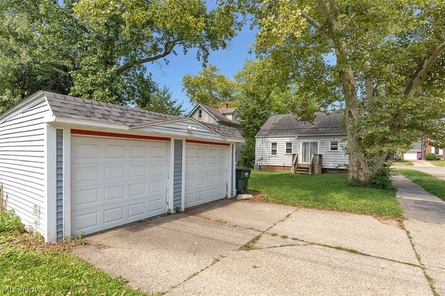 8240 Grand Division Avenue, Garfield Heights, OH 44125